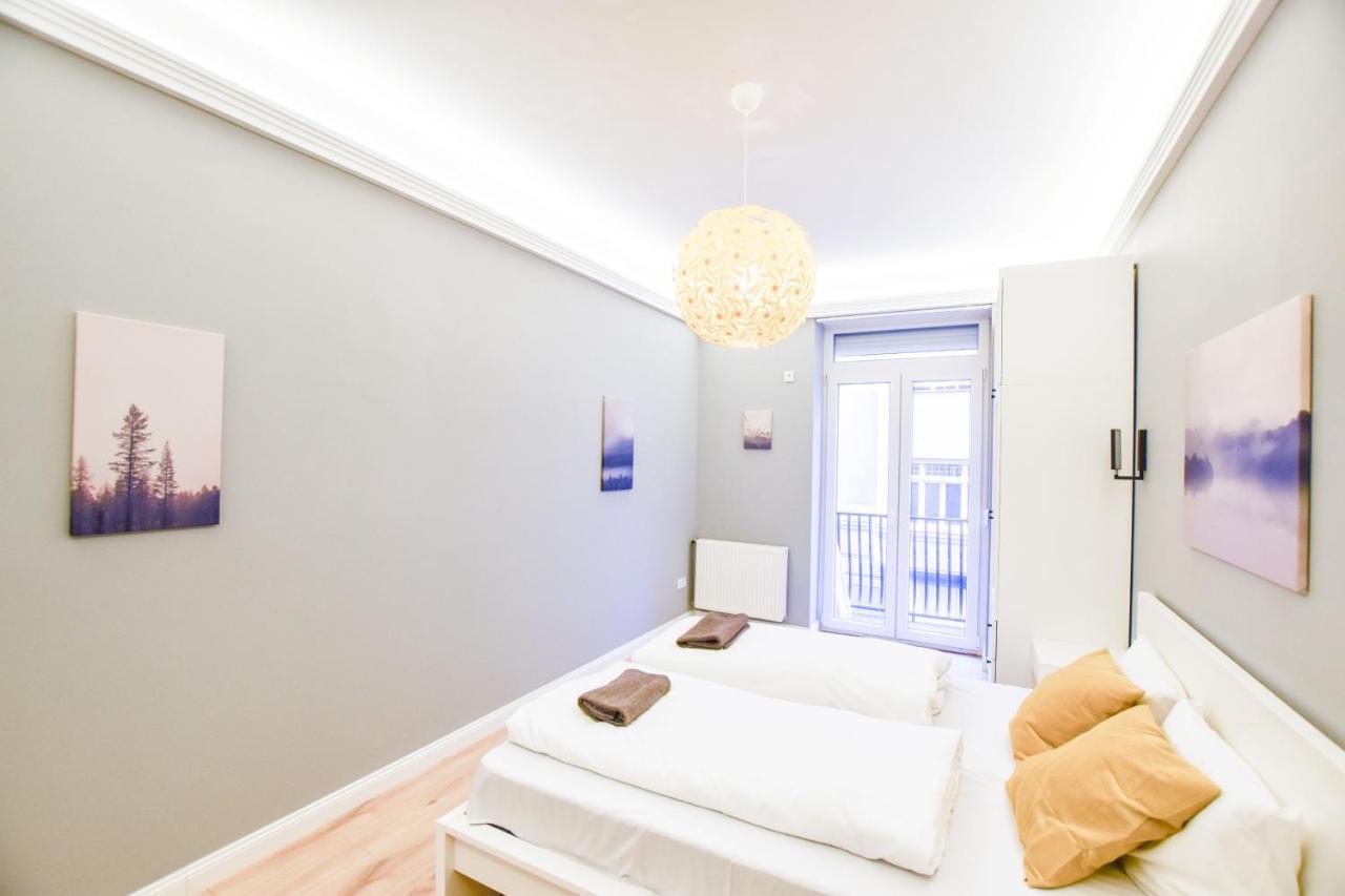 Riverside Apartment In Downtown Budapesta Exterior foto